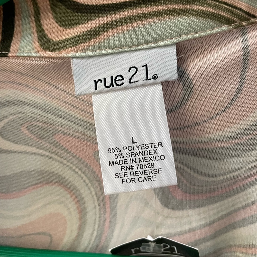 Rue21 Backless Swirl Dress in Cream and Green - Picture 2 of 6